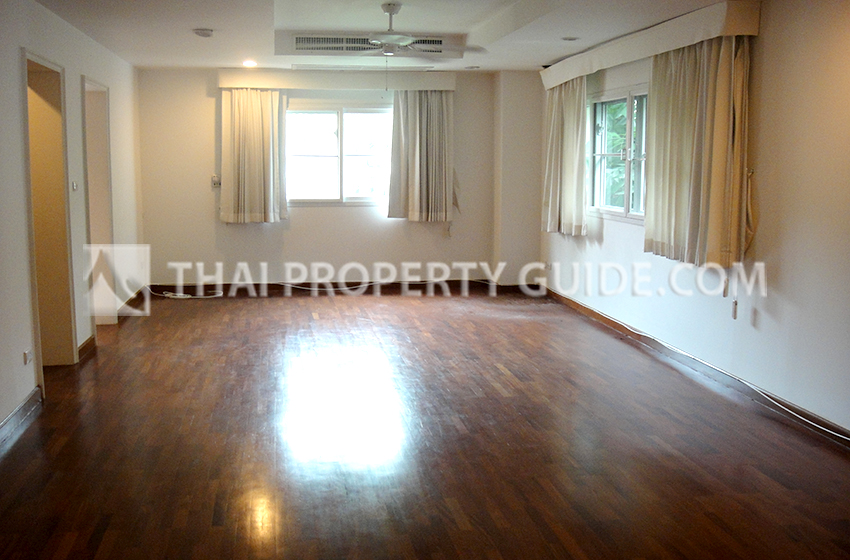 House with Shared Pool in Nichada Thani 