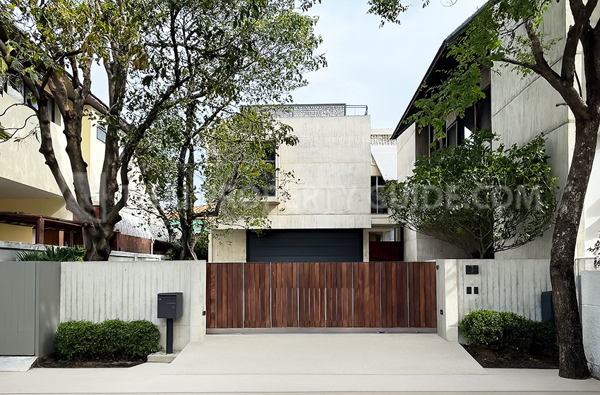 House with Shared Pool for rent in Nichada Thani (near International School of Bangkok)