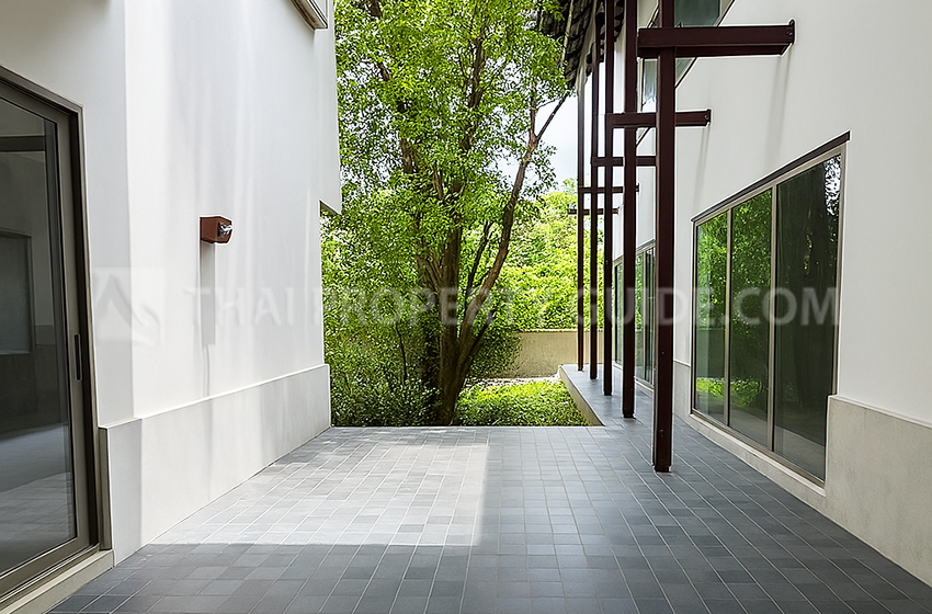 House with Shared Pool in Nichada Thani 