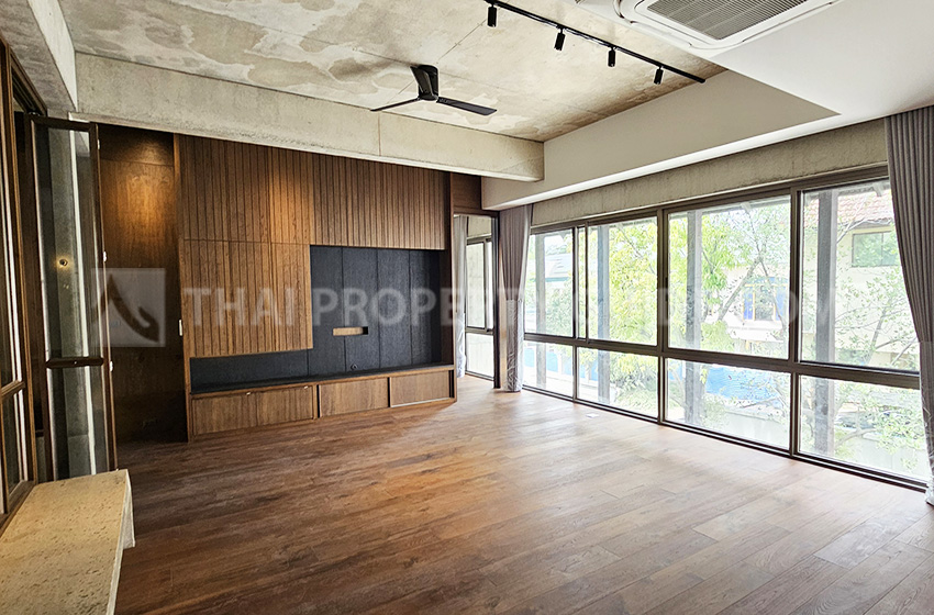 House with Shared Pool in Nichada Thani 