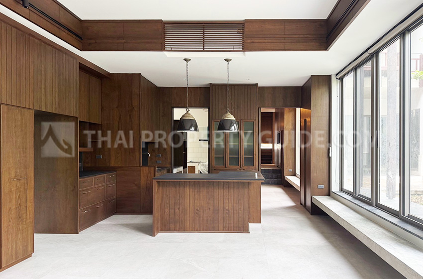 House with Shared Pool in Nichada Thani 