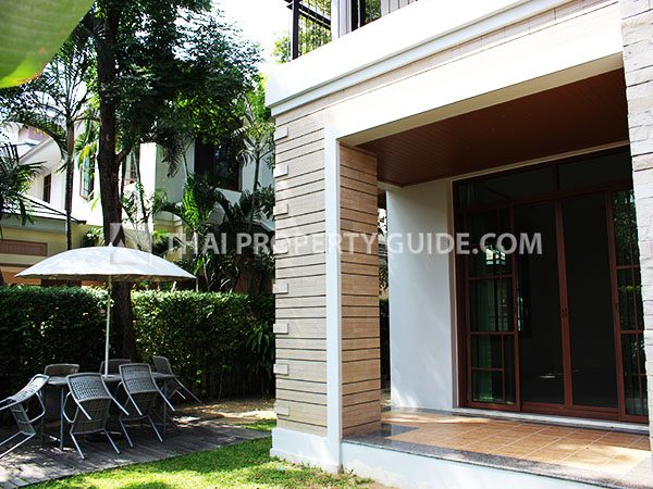 House with Shared Pool in Pattanakarn 
