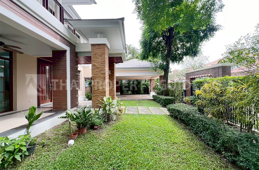 House with Shared Pool in Pattanakarn 