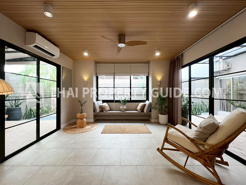 House with Shared Pool in Pattanakarn 