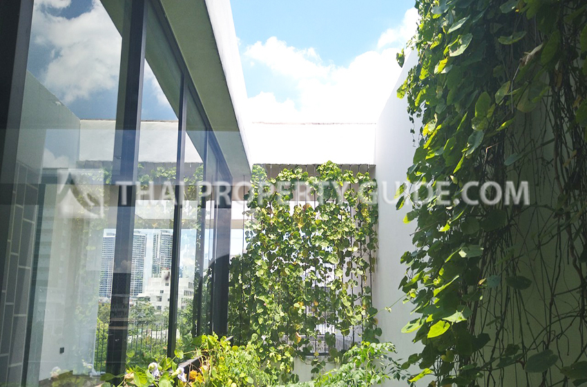 House with Shared Pool in Rama 9 