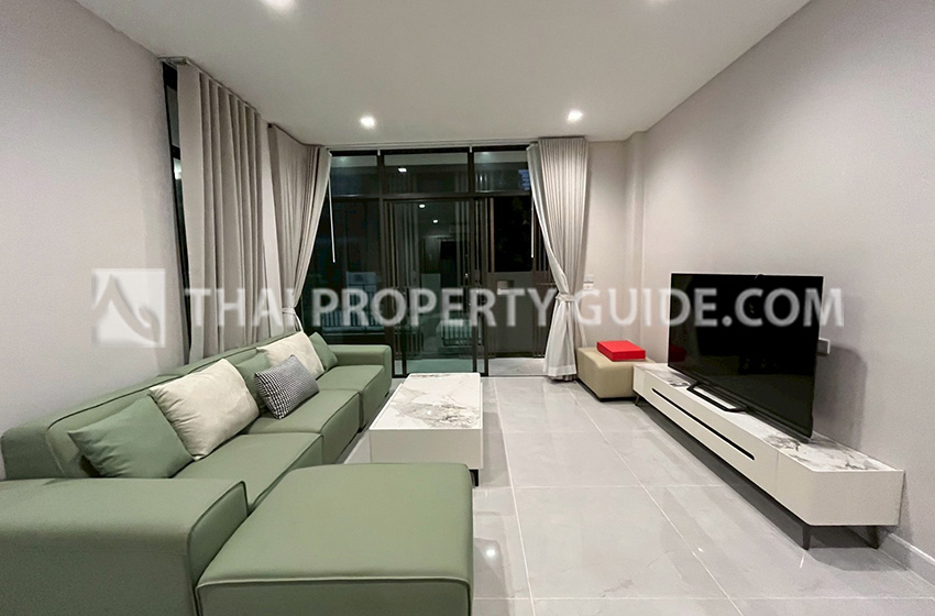 House with Shared Pool in Srinakarin 