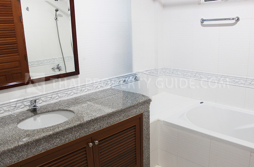 House with Shared Pool in Sukhumvit 