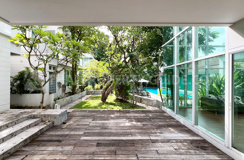 House with Shared Pool in Sukhumvit : Panya Village On-Nut 