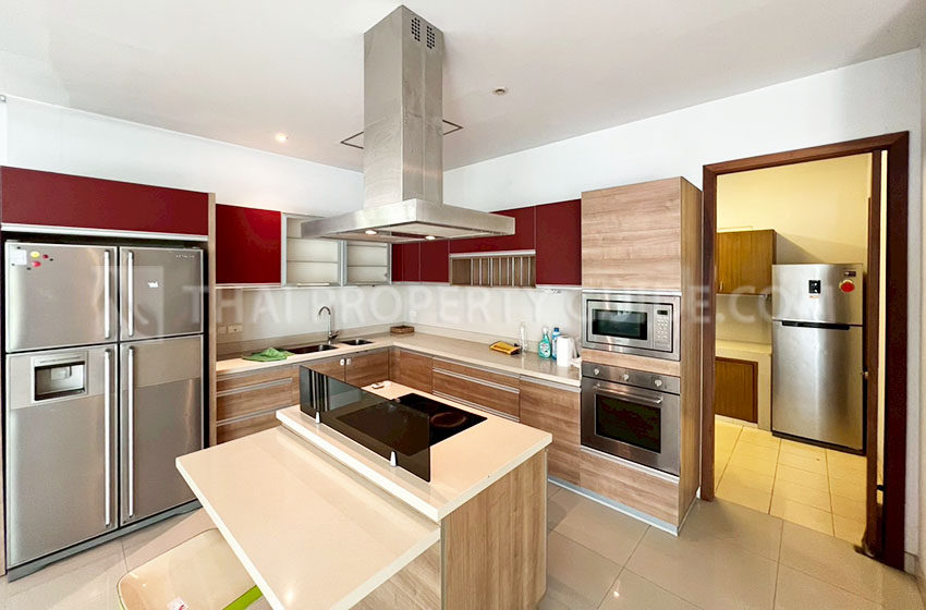 House with Shared Pool in Sukhumvit : Panya Village On-Nut 