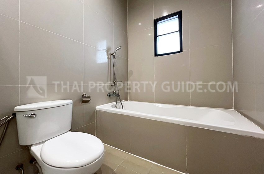 House with Shared Pool in Sukhumvit 