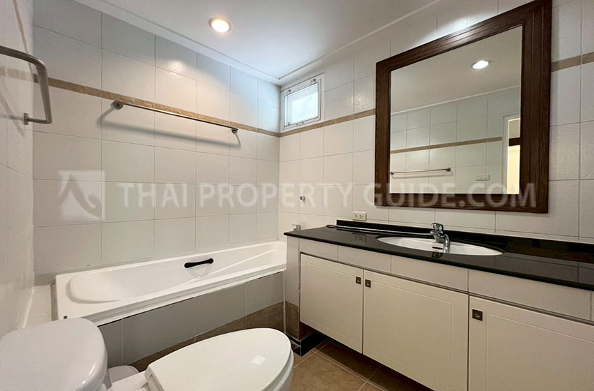 House with Shared Pool in Sukhumvit 