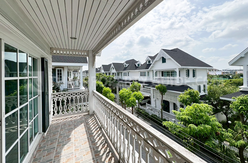 House with Shared Pool in Sukhumvit 