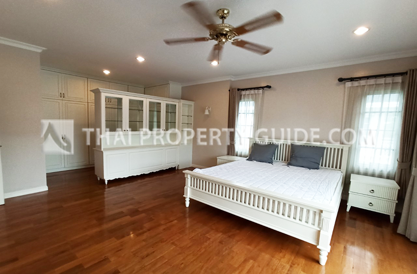 House with Shared Pool in Sukhumvit 
