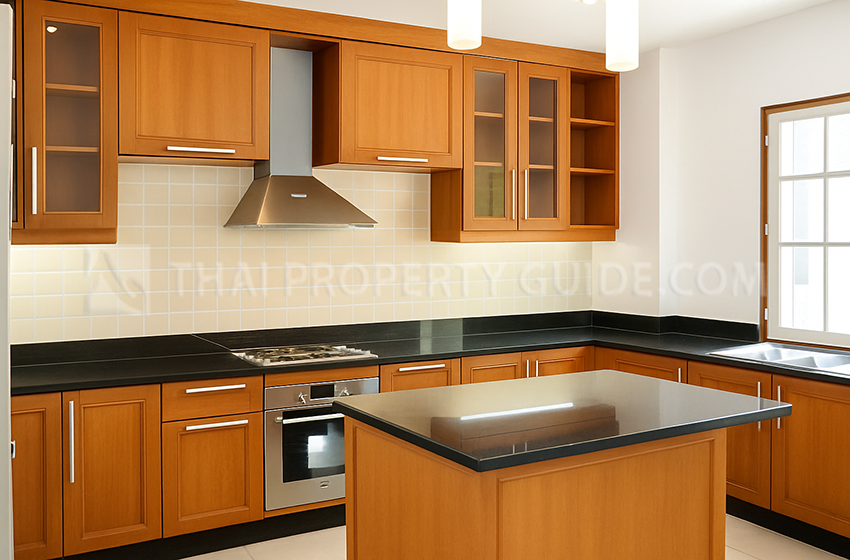 House with Shared Pool in Sukhumvit 