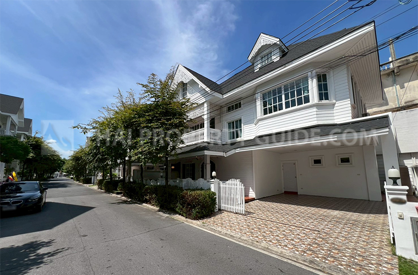 House with Shared Pool for rent in Sukhumvit