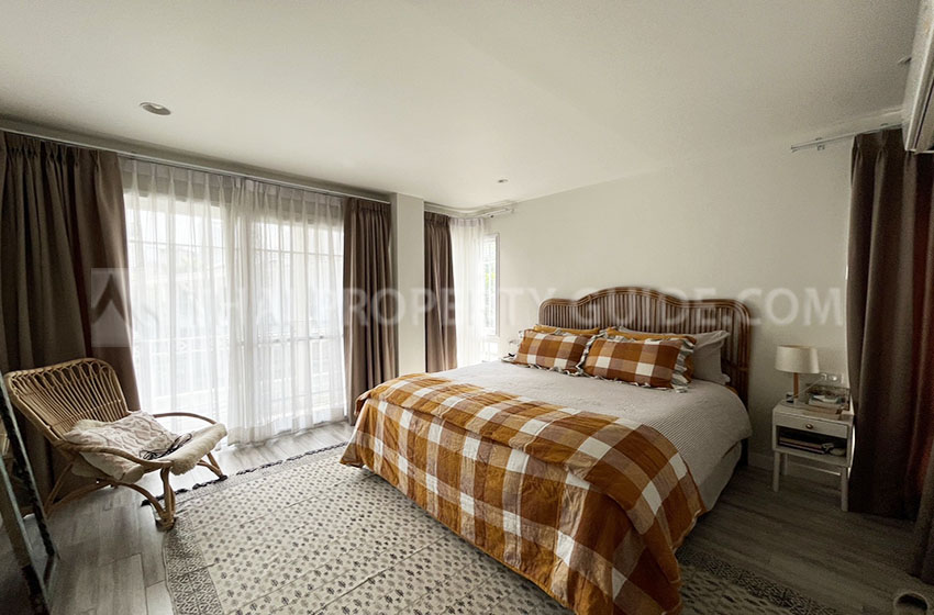 House with Shared Pool in Sukhumvit 