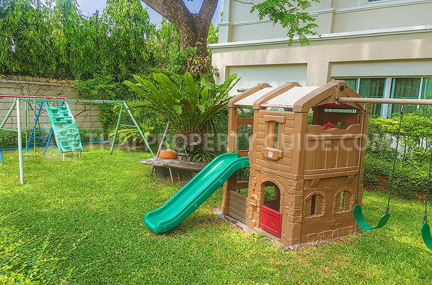 House with Shared Pool in Sukhumvit 