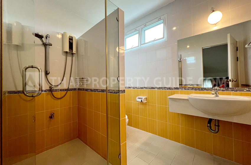 House with Shared Pool in Sukhumvit 