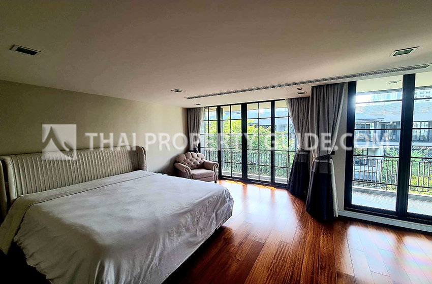 House with Shared Pool in Sukhumvit 