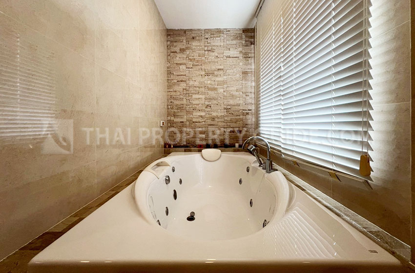 House with Shared Pool in Sukhumvit 