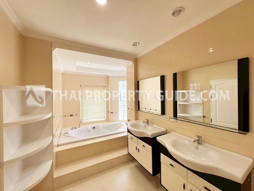 House with Shared Pool in Sukhumvit 