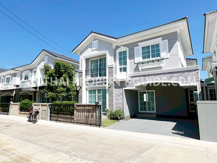 House with Shared Pool for rent in Sukhumvit