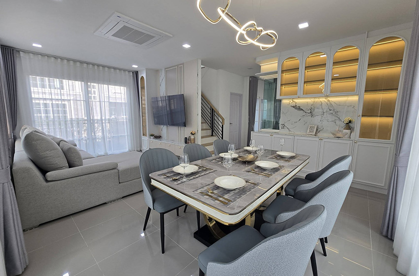 House with Shared Pool in Sukhumvit 