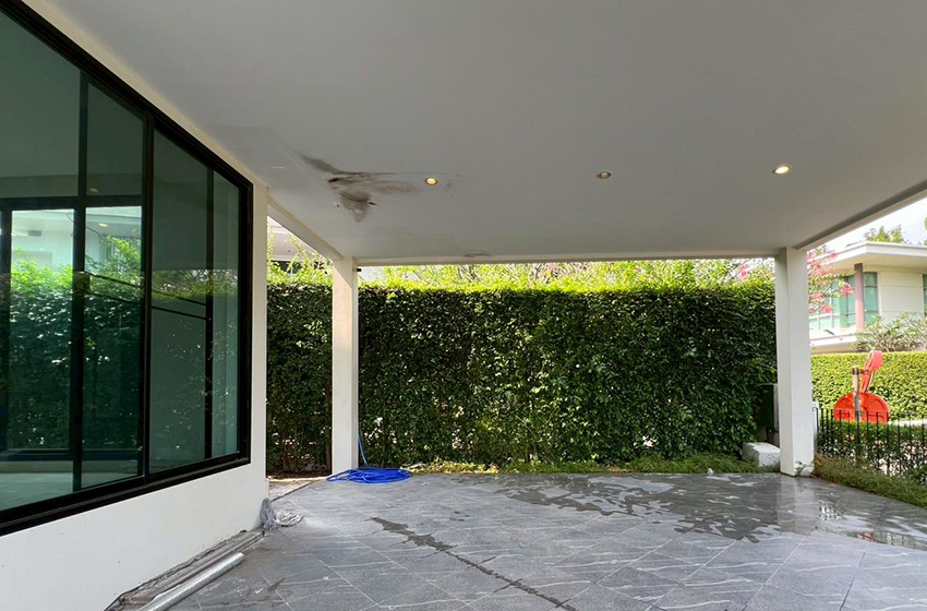 House with Shared Pool in Sukhumvit 