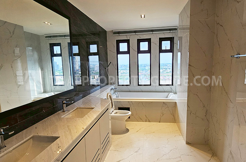 Penthouse in Nichada Thani 