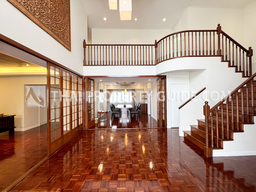 Penthouse for rent in Ploenchit