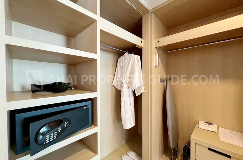Service Apartment in New Petchburi 