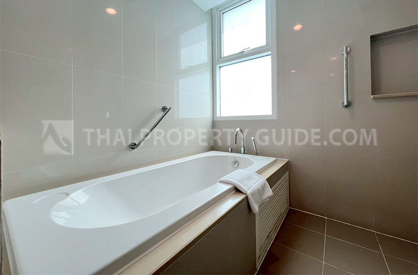 Service Apartment in New Petchburi 