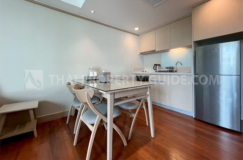 Service Apartment in New Petchburi 