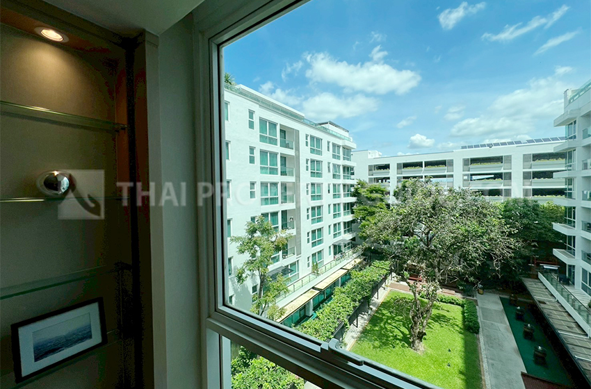 Service Apartment in New Petchburi 