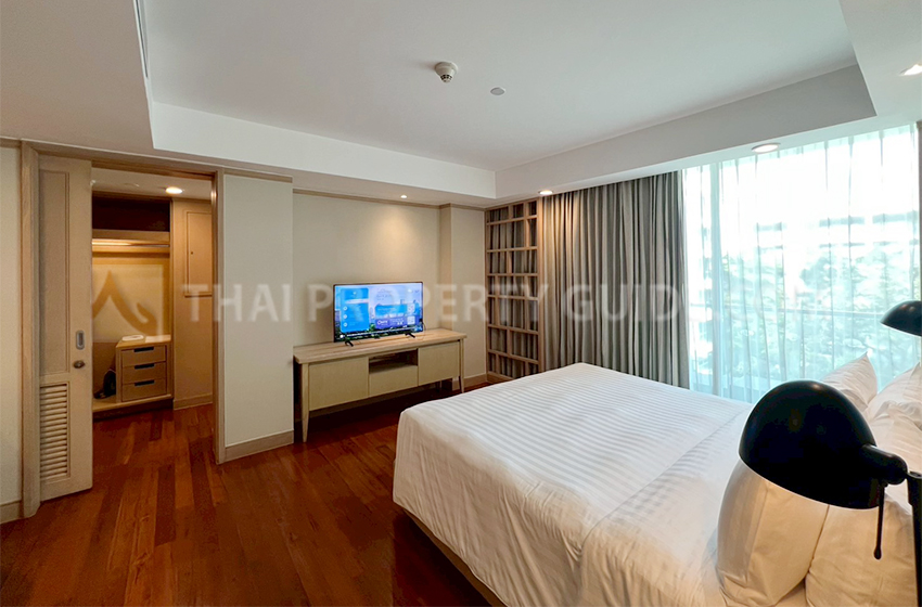 Service Apartment in New Petchburi 