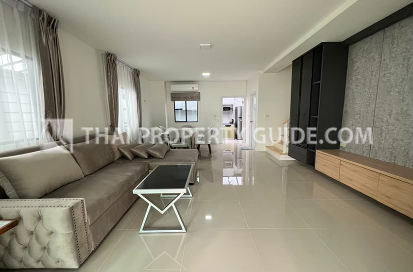 Townhouse in Lat Phrao 