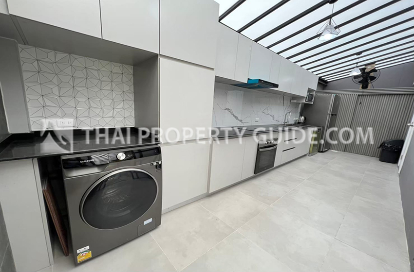 Townhouse in Lat Phrao 