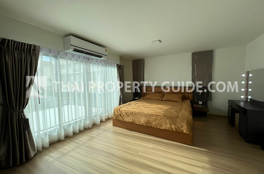 Townhouse in Lat Phrao 