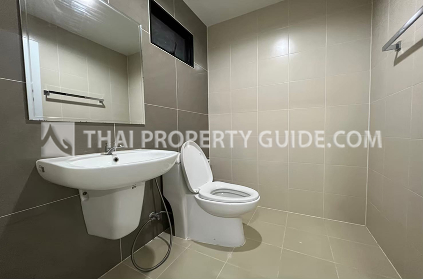 Townhouse in Lat Phrao 