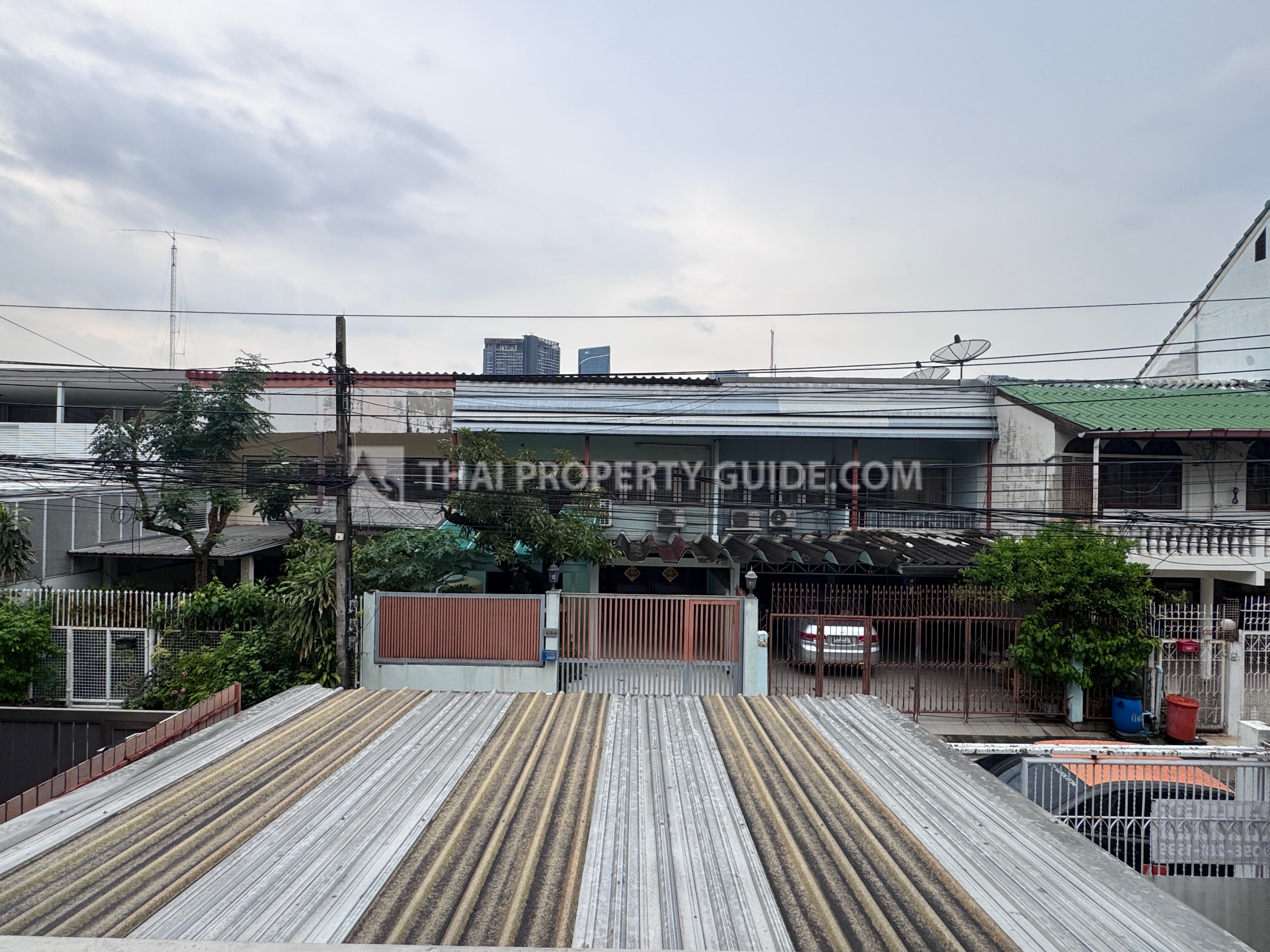 Townhouse in Phaholyothin 