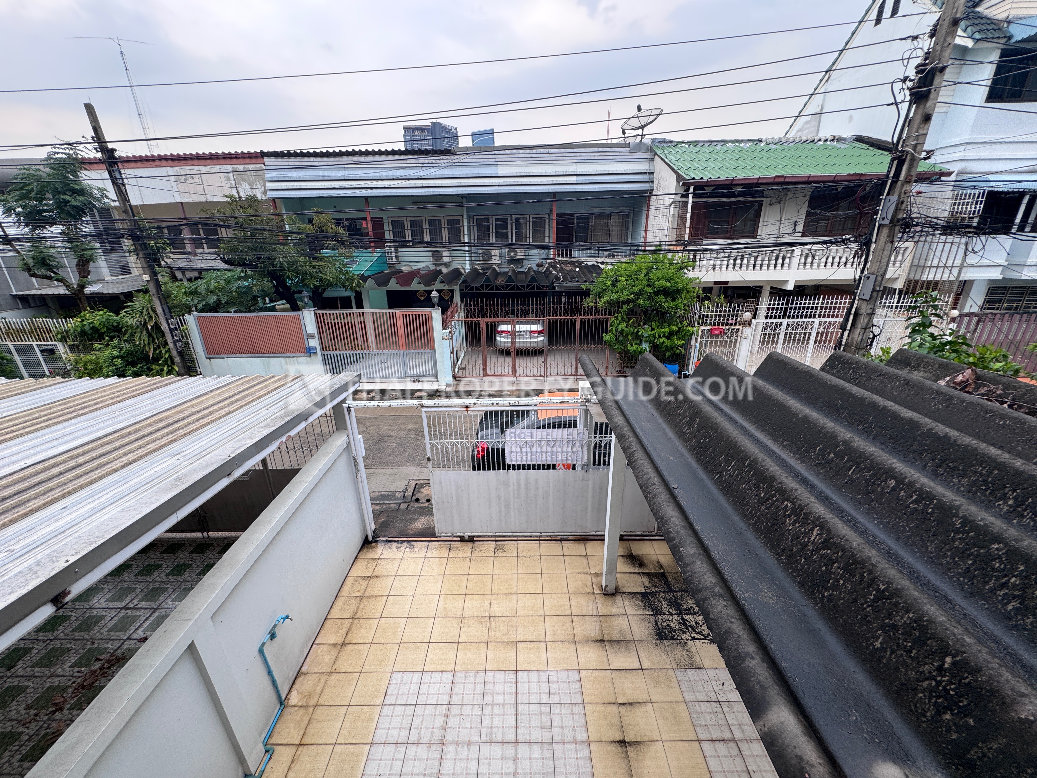 Townhouse in Phaholyothin 