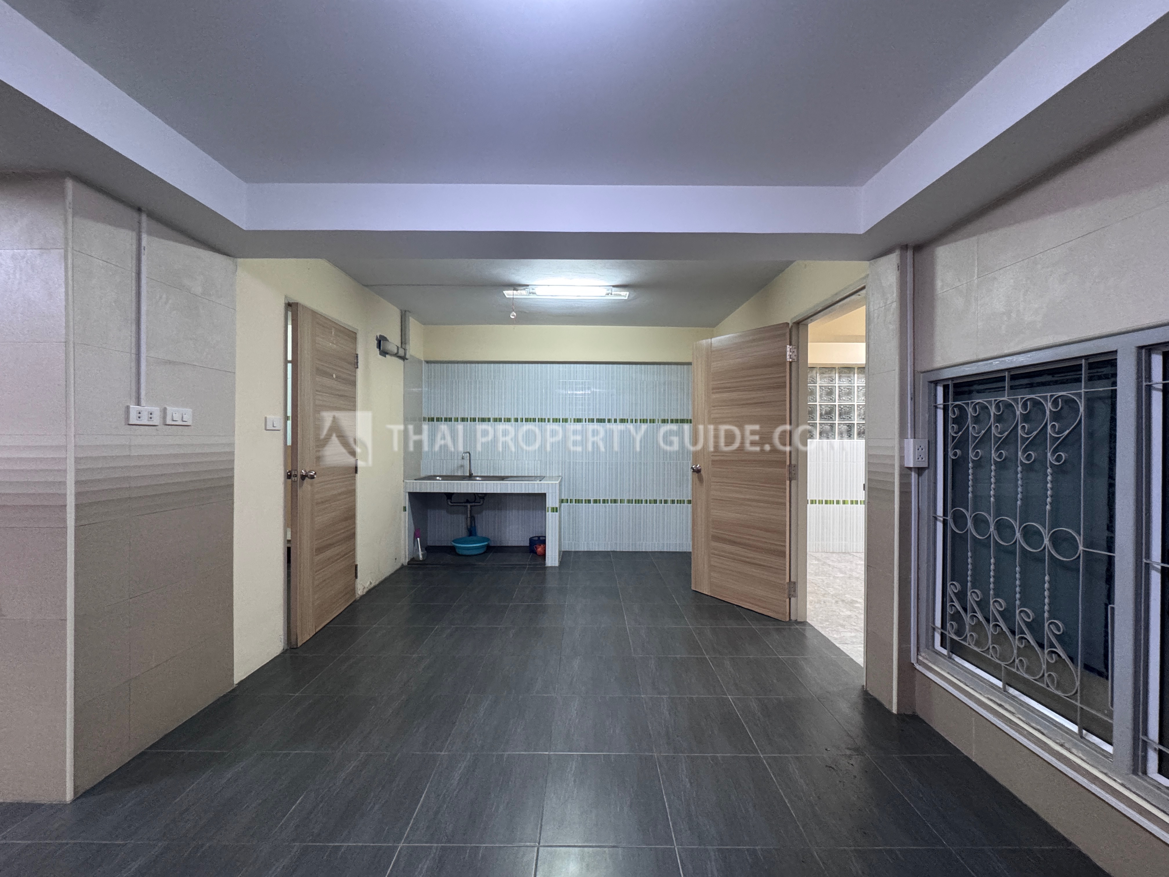 Townhouse in Phaholyothin 