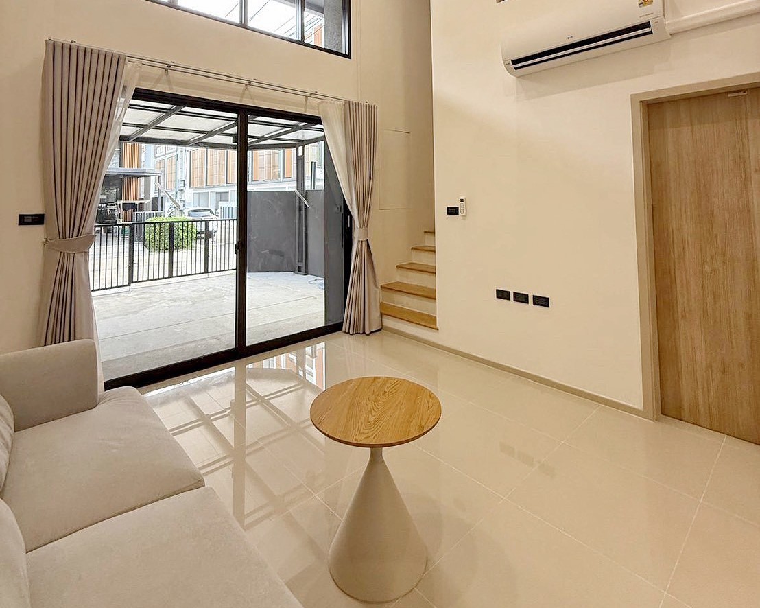 Townhouse for rent in Pattanakarn