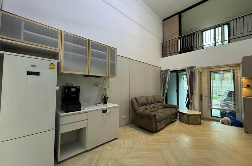 Townhouse in Pattanakarn 