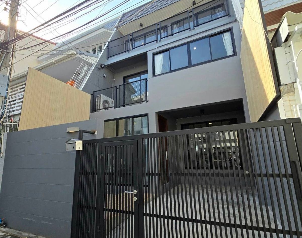 Townhouse for rent in Sukhumvit