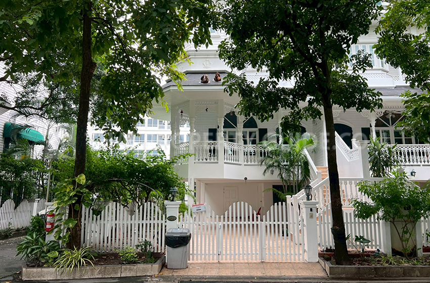 Townhouse for rent in Sukhumvit