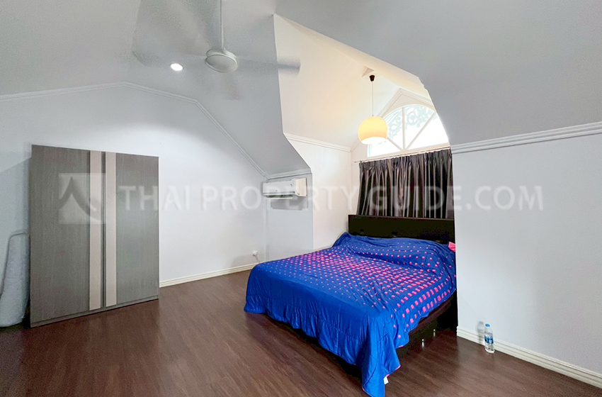 Townhouse in Sukhumvit 