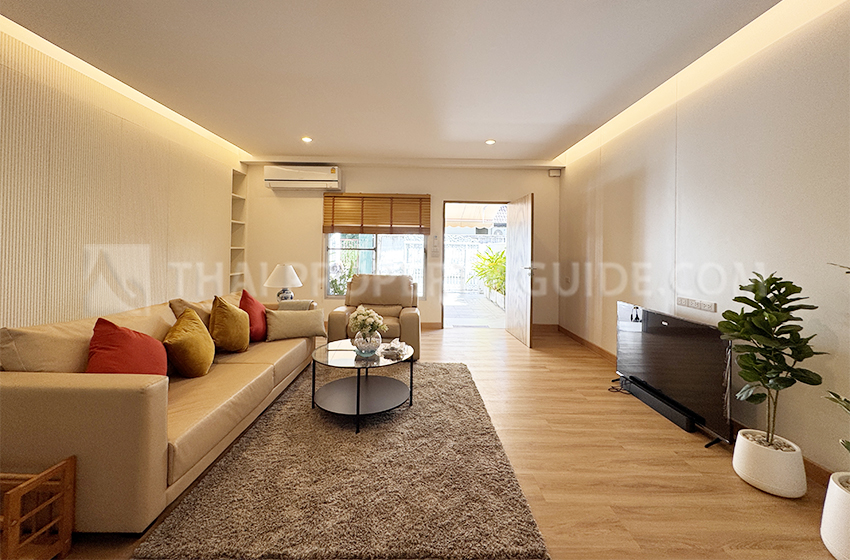 Townhouse in Sukhumvit