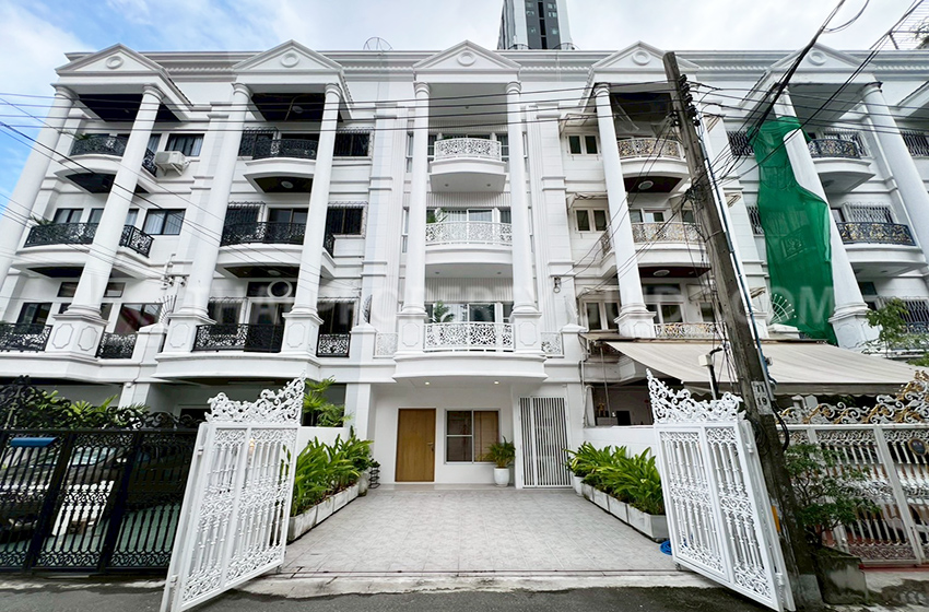Townhouse in Sukhumvit 