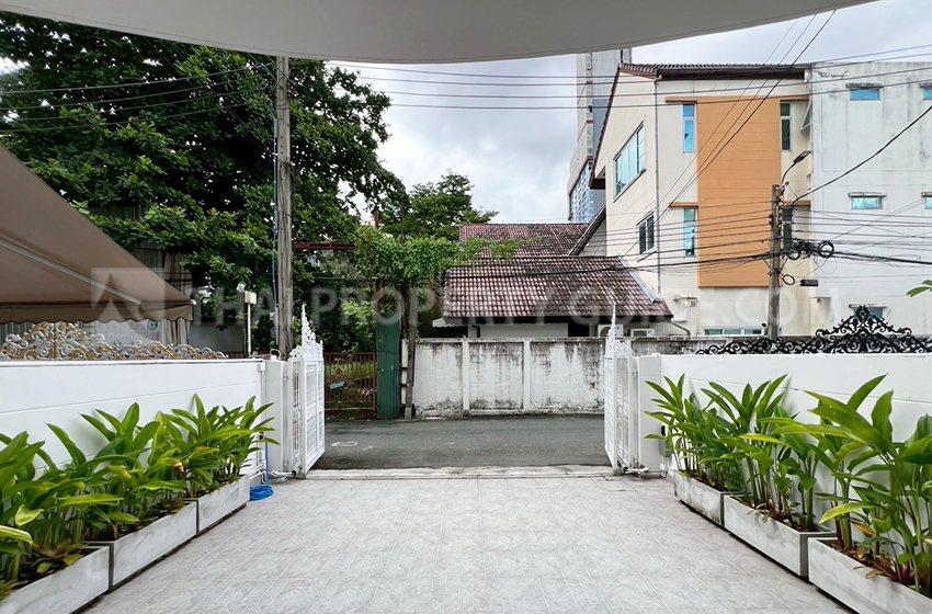 Townhouse in Sukhumvit 